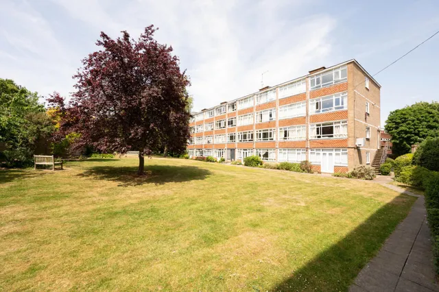 شارع كرسفيل، لندن، SW15