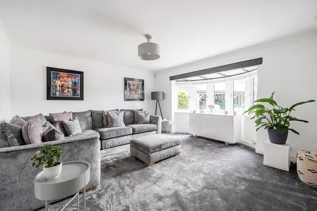 Maidstone Road, Hadlow, TN11