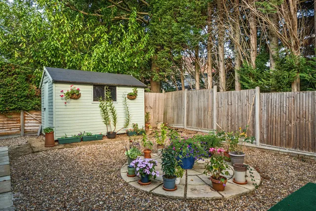 Birch Grove, Tadworth, KT20