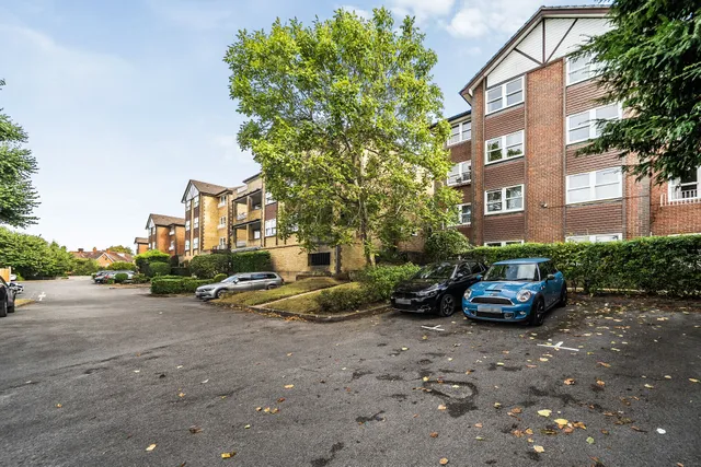 Elm Road, Redhill, RH1