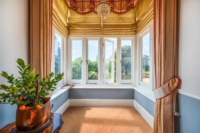 Coopers Hill Road, Redhill, RH1