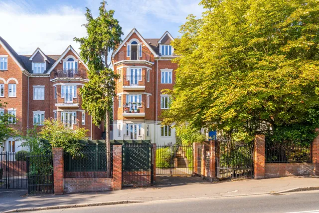 Wimbledon Hill Road, London, SW19