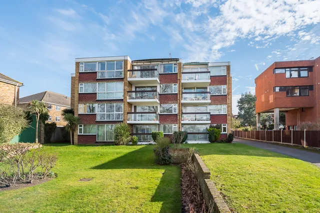 Portsmouth Road, Kingston Upon Thames, KT1