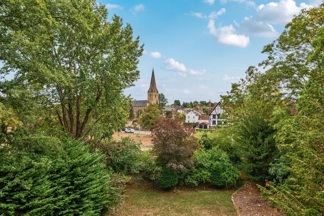 Esher Place Avenue, Esher, KT10