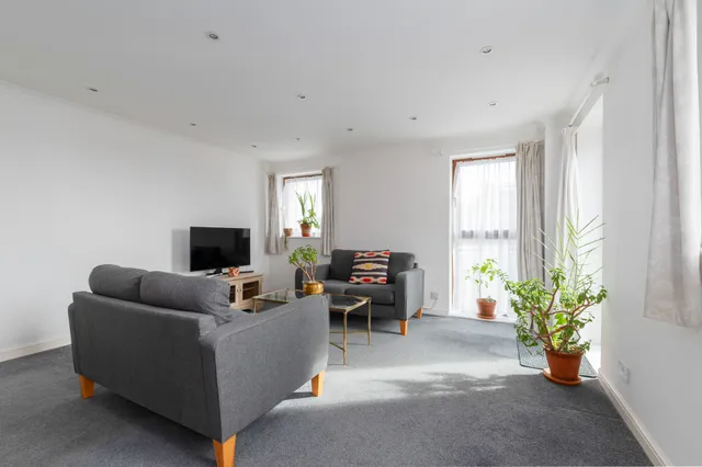 Meridian Place, London, E14
