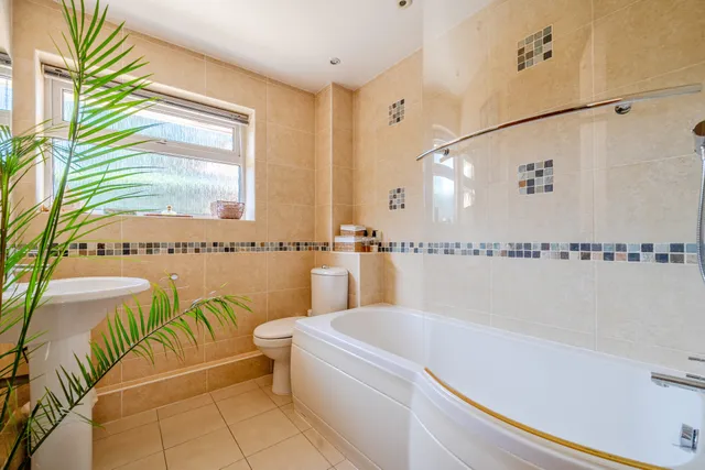 Birch Grove, Tadworth, KT20