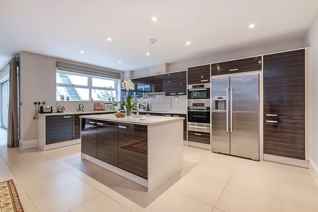 Arterberry Road, London, SW20