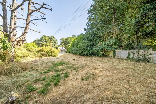 Redhill Common, Redhill, RH1
