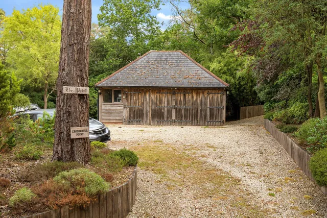 Crosswater Lane, Churt, Farnham, GU10