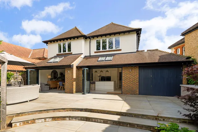 Elliswick Road, Harpenden, AL5