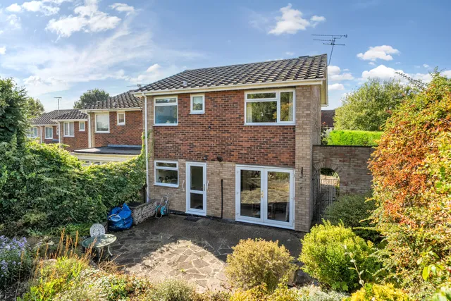 Bramble Close, Harpenden, AL5