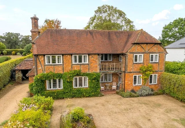 Three Stiles Road, Farnham, GU9
