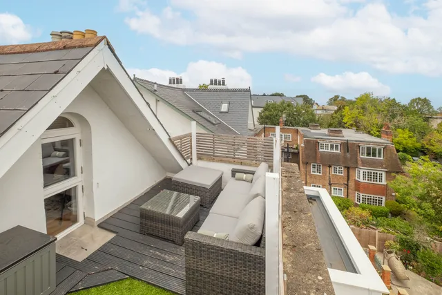 Oak Hill Road, Surbiton, KT6