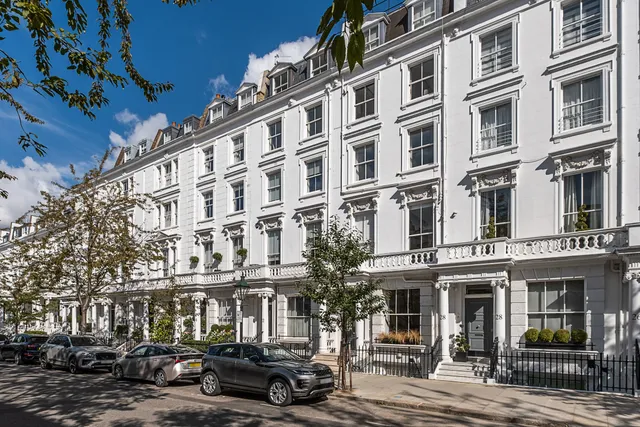 Palace Gardens Terrace, London, W8