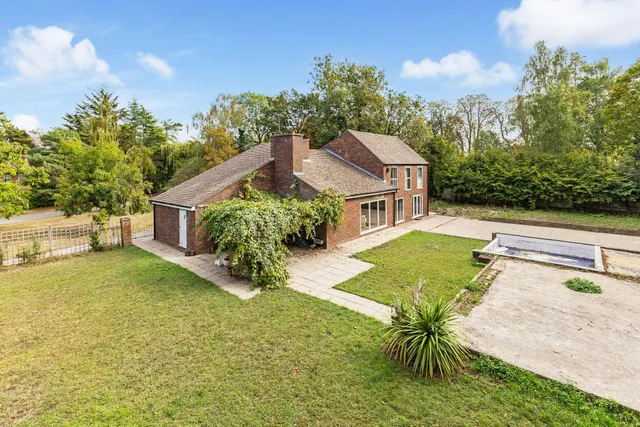 Queen Annes Road, Windsor, SL4