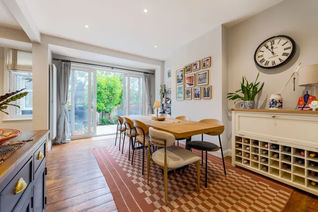 Highview Road, Ealing, W13