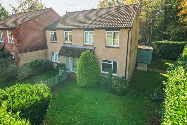 Alterton Close, Woking, GU21