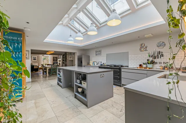 De Vaux Place, Salisbury, SP1