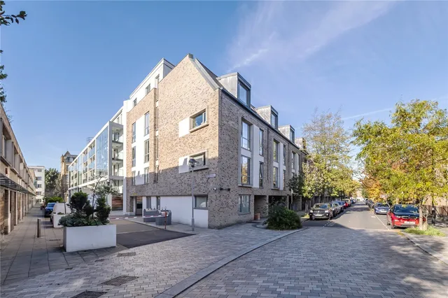 90 Liberty Street, London, SW9