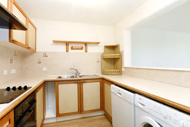 Portsmouth Road, Surbiton, KT6