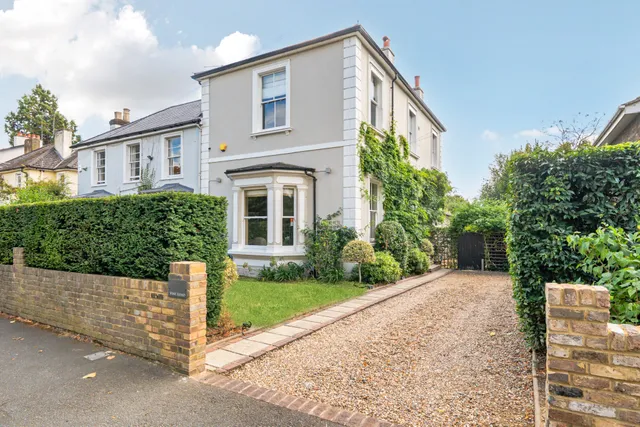 Vine Road, East Molesey, KT8