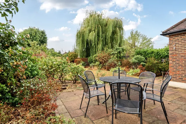Medina Avenue, Esher, KT10