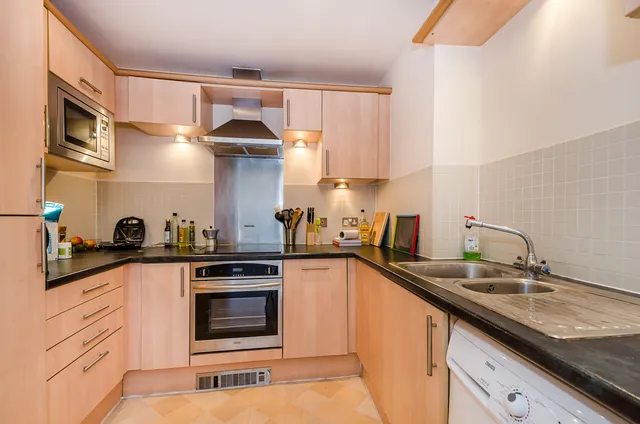 The Bittoms, Kingston Upon Thames, KT1