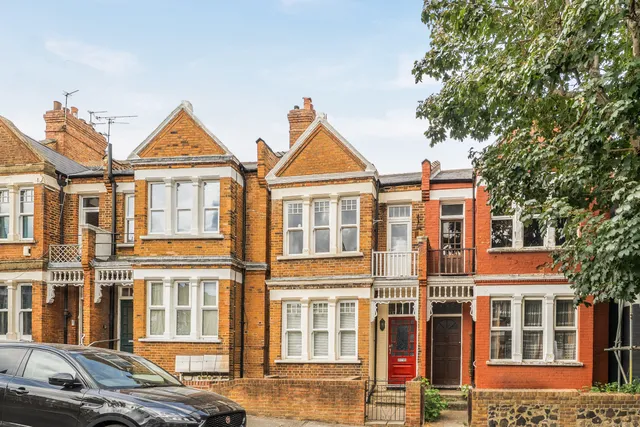 Rathcoole Gardens, London, N8
