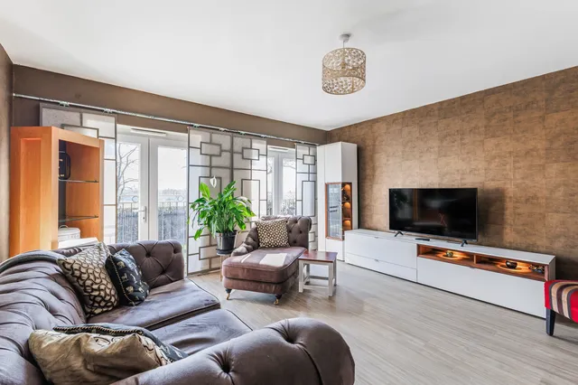 Parsonage Road, Horsham, RH12