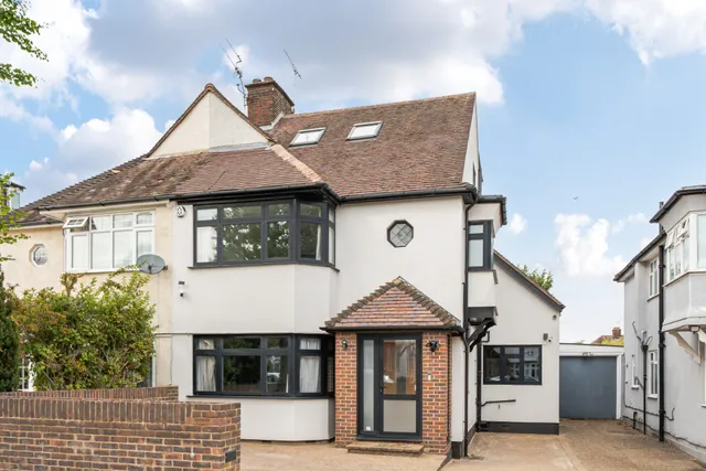 Kenver Avenue, Finchley, N12