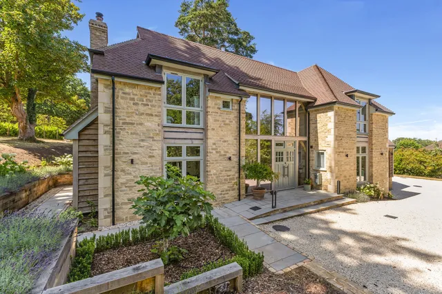Smugglers Way, Farnham, GU10