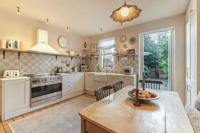 Wilna Road, London, SW18
