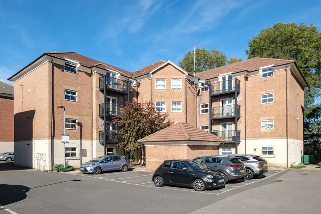 Coppetts Road, London, N10