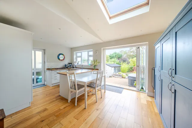 Cross Way, Harpenden, AL5
