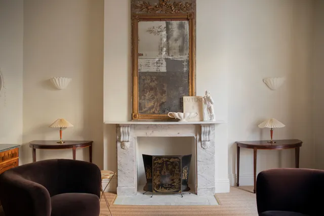 Eardley Crescent, London, SW5
