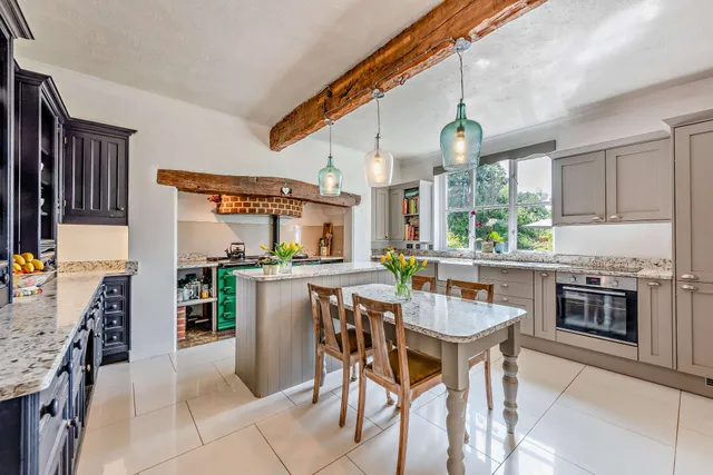 Strood Lane, Warnham, RH12