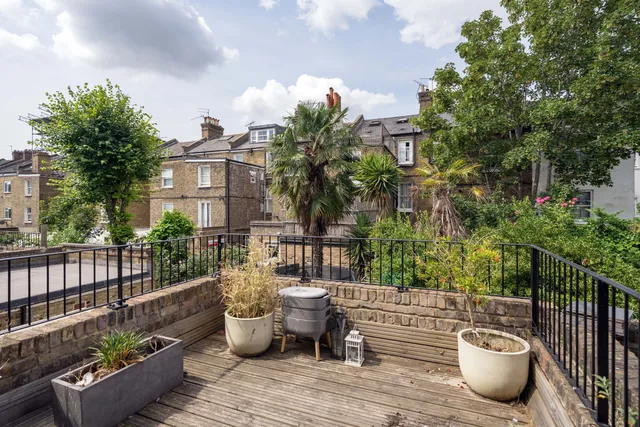 Fernhead Road, London, W9