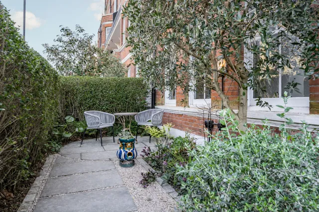 Prince Of Wales Drive, London, SW11