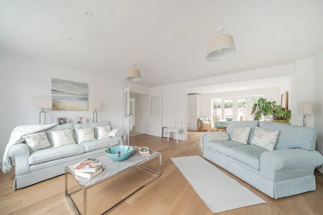 Fir Tree Close, Epsom, KT17