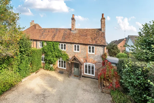 Bath Road, Newbury, RG14