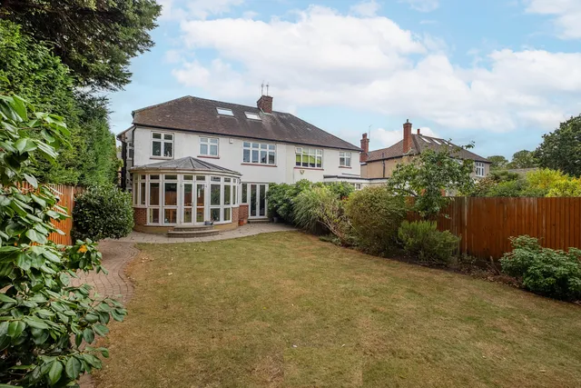 Popes Avenue, Twickenham, TW2