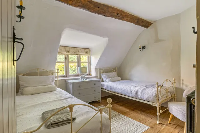 Stapleford, Salisbury, SP3
