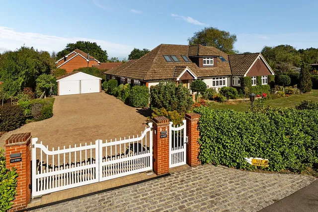 Fifield Road, Fifield, Maidenhead, SL6