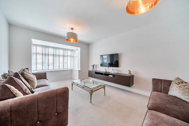 Tilney Drive, Horsham, RH12