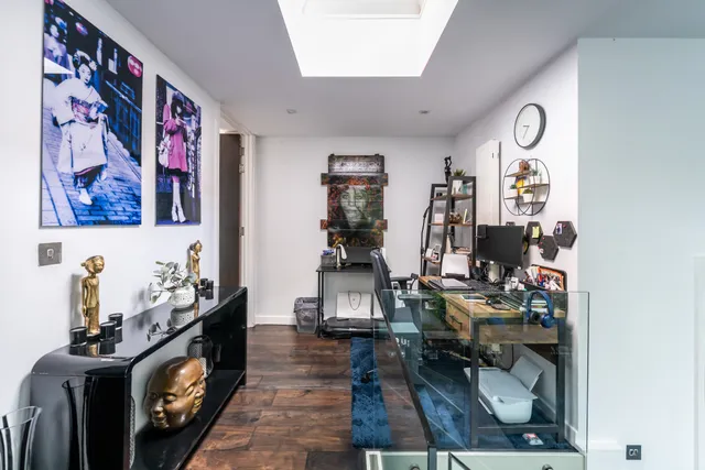 Ebury Mews, London, N5
