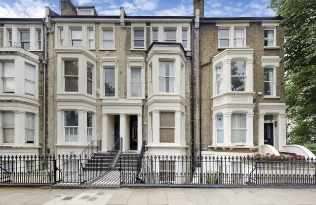 Warwick Avenue, London, W9