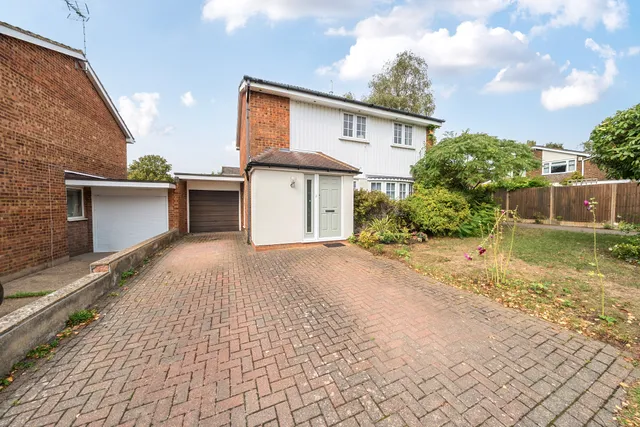 Flavian Close, St. Albans, AL3
