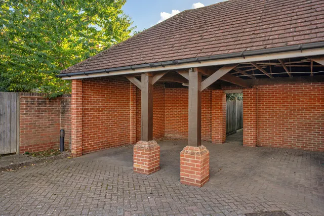 Nower Close East, Dorking, RH4