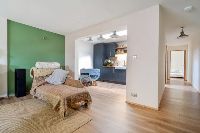 Station Road, Malmesbury, SN16