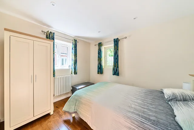 Halls Farm Close, Winchester, SO22